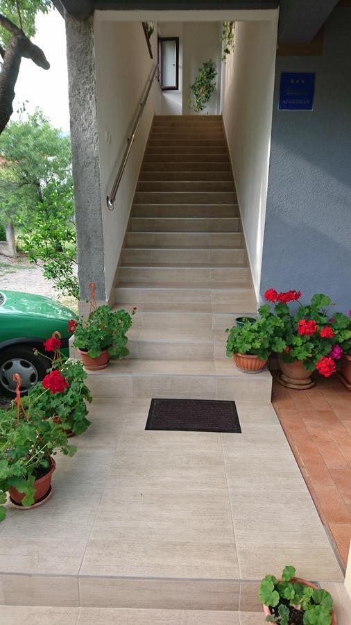 Apartamento Apartman Bojana Starigrad Paklenica Exterior foto